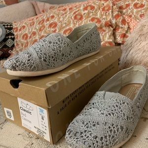 Toms